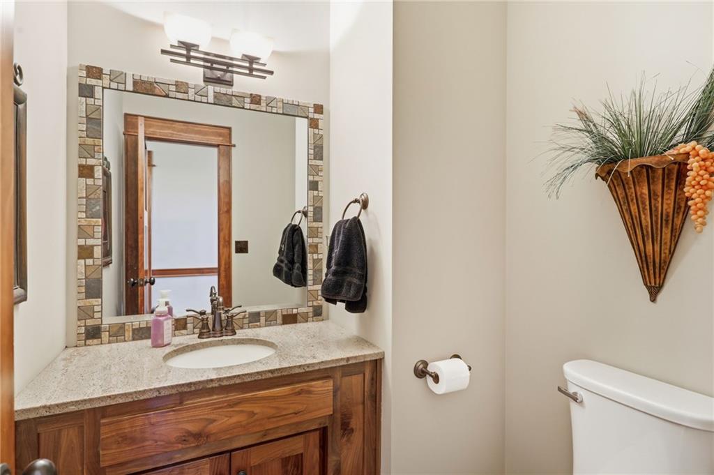 16211 Overbrook Lane Property Photo 24