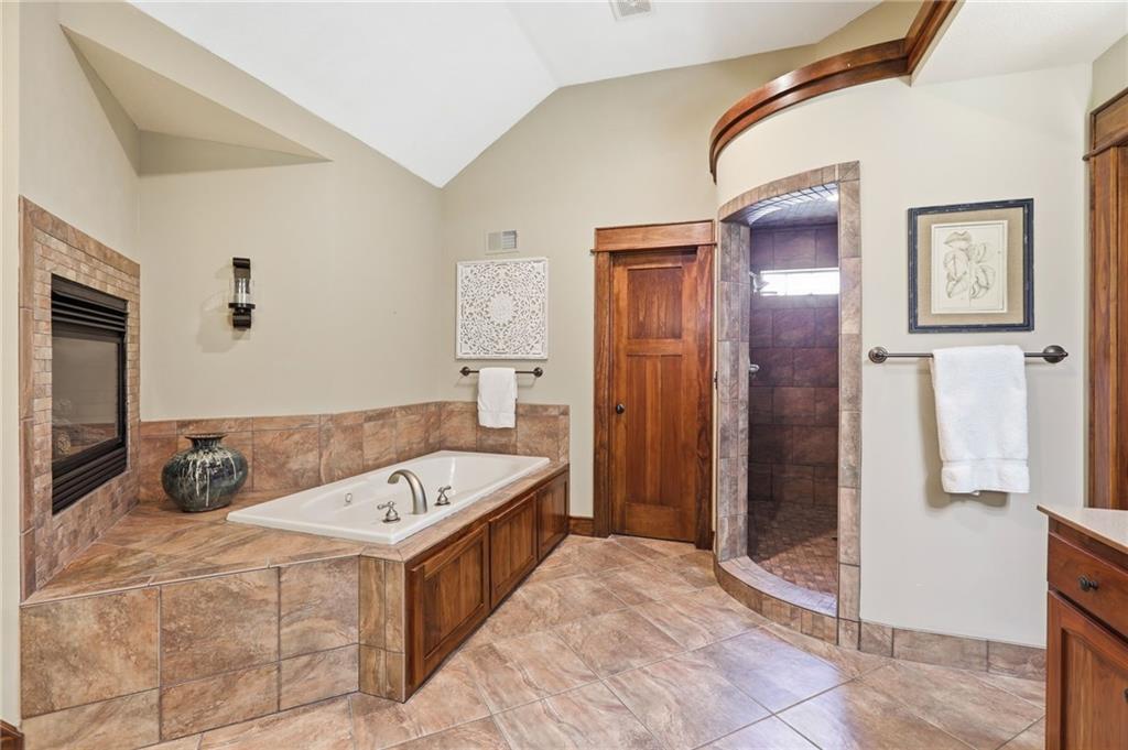 16211 Overbrook Lane Property Photo 32