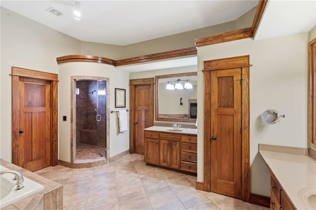 16211 Overbrook Lane Property Photo 36