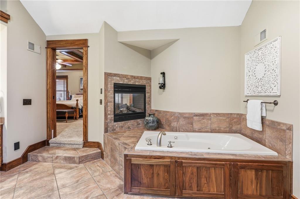 16211 Overbrook Lane Property Photo 37
