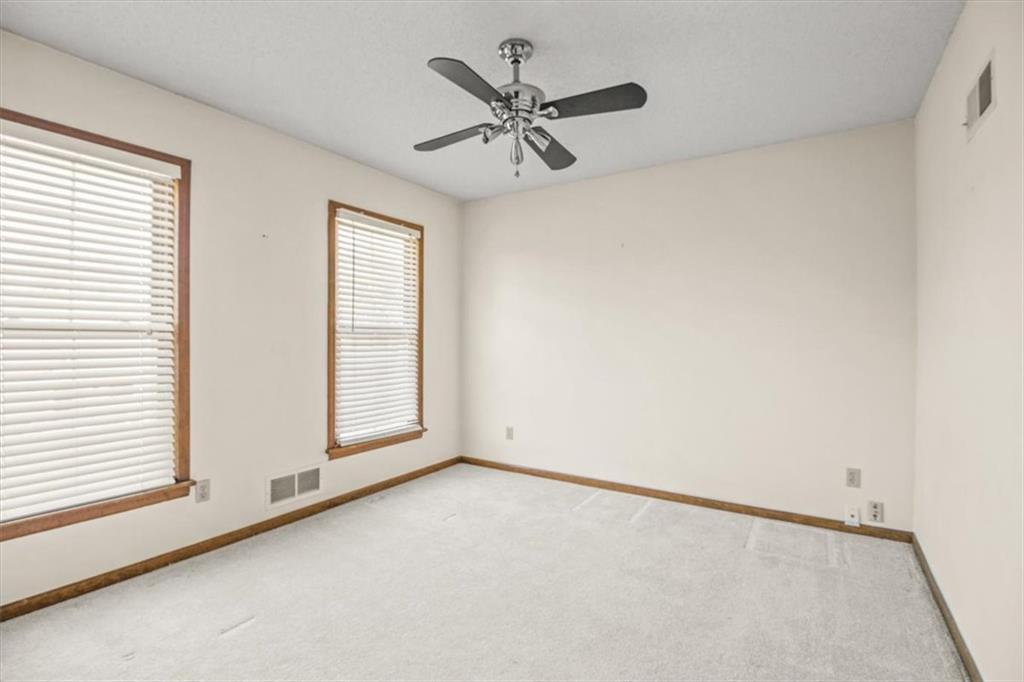 3907 Ne Clearbrook Drive Property Photo 20