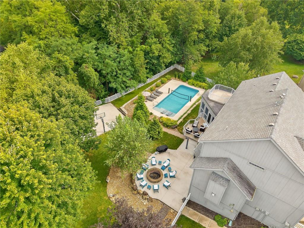 1037 Fox Run Terrace Property Photo 2