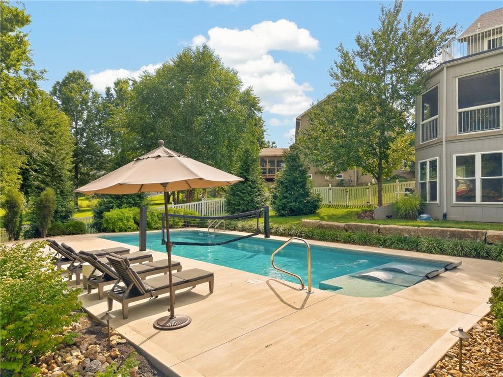 1037 Fox Run Terrace Property Photo 5