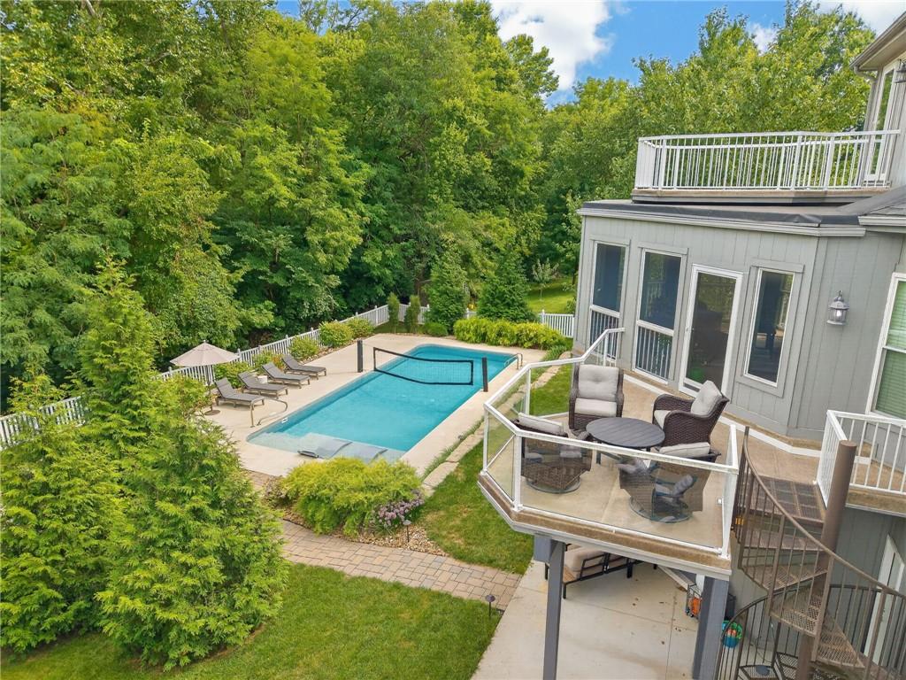 1037 Fox Run Terrace Property Photo 6