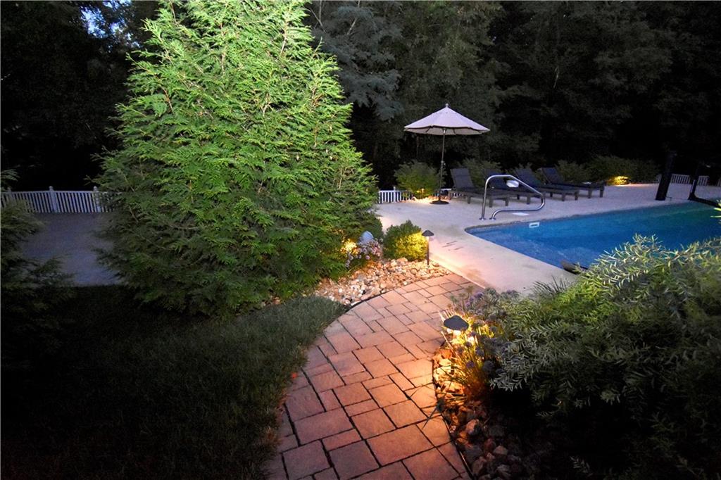 1037 Fox Run Terrace Property Photo 11