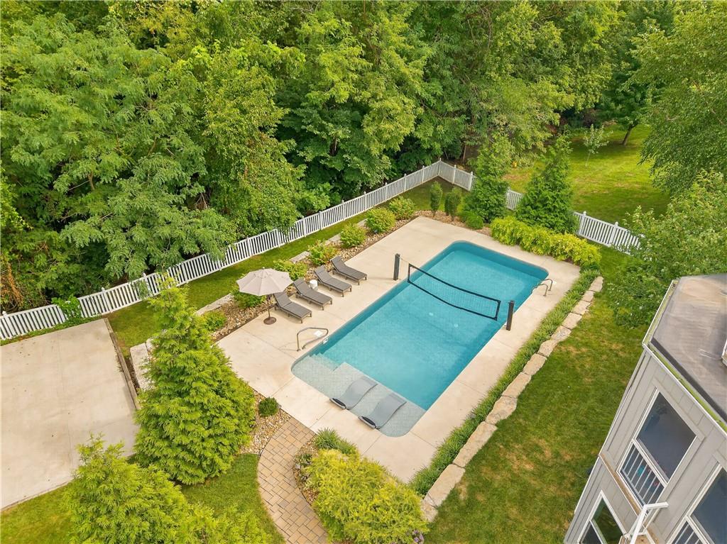 1037 Fox Run Terrace Property Photo 19