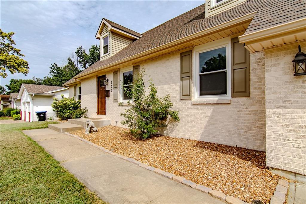 309 Hillcrest Drive Property Photo 4