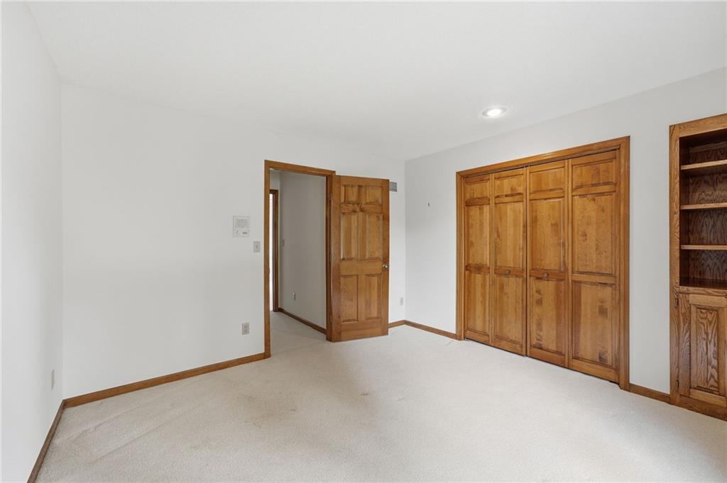 1633 Ne Thames Drive Property Photo 27