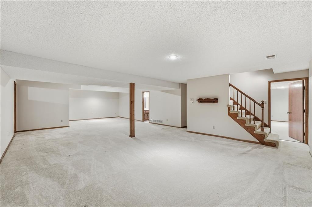 1633 Ne Thames Drive Property Photo 33