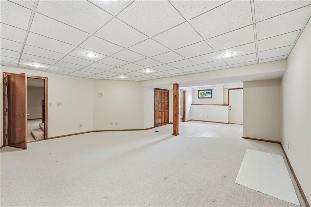 1633 Ne Thames Drive Property Photo 37