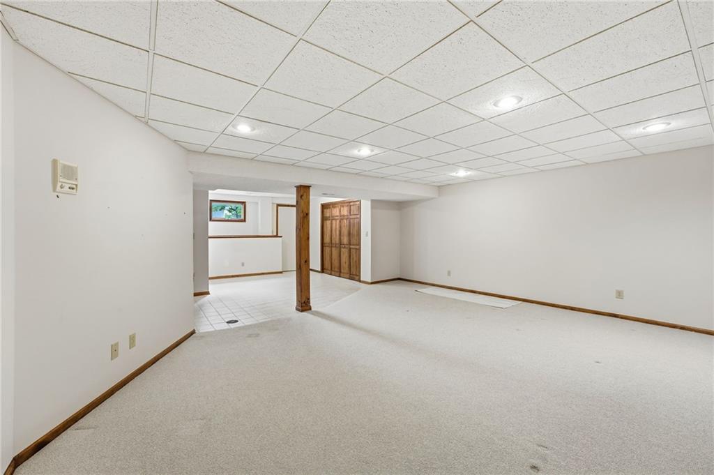 1633 Ne Thames Drive Property Photo 38