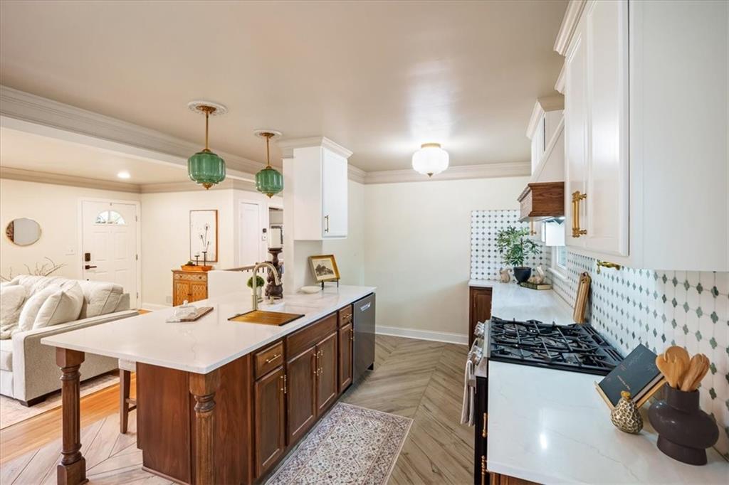 5600 Roe Boulevard Property Photo 12