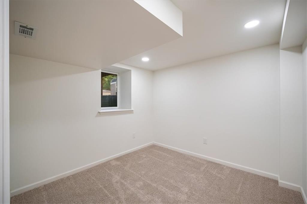 5600 Roe Boulevard Property Photo 26