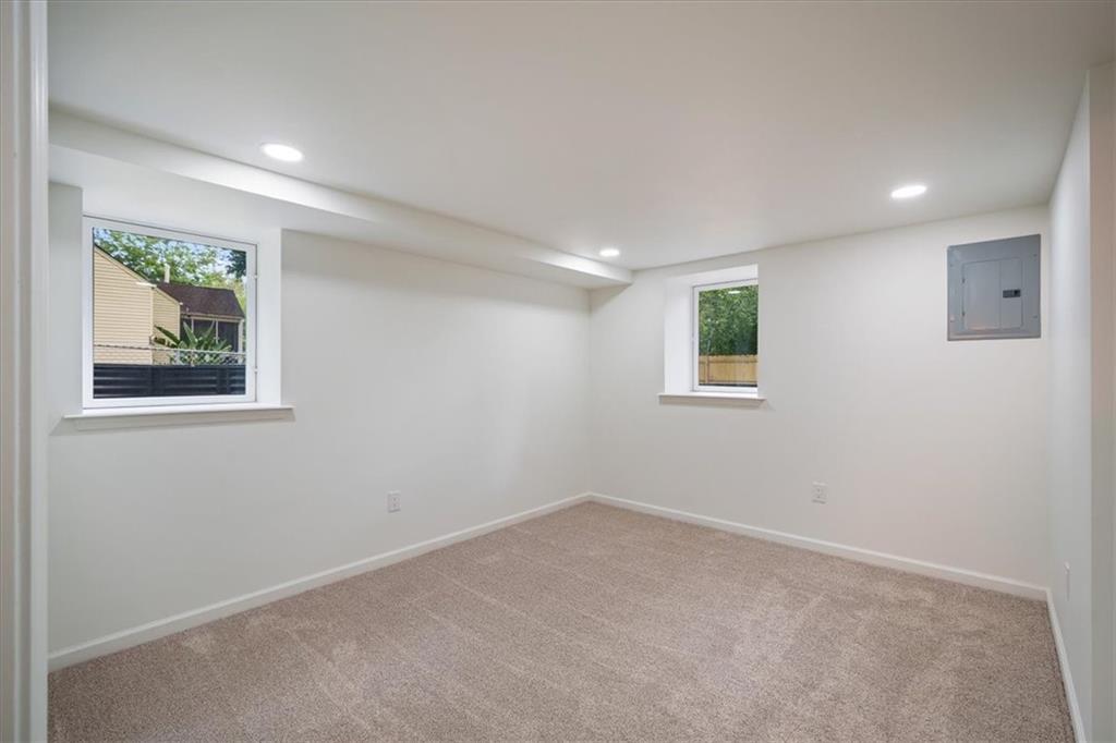 5600 Roe Boulevard Property Photo 27