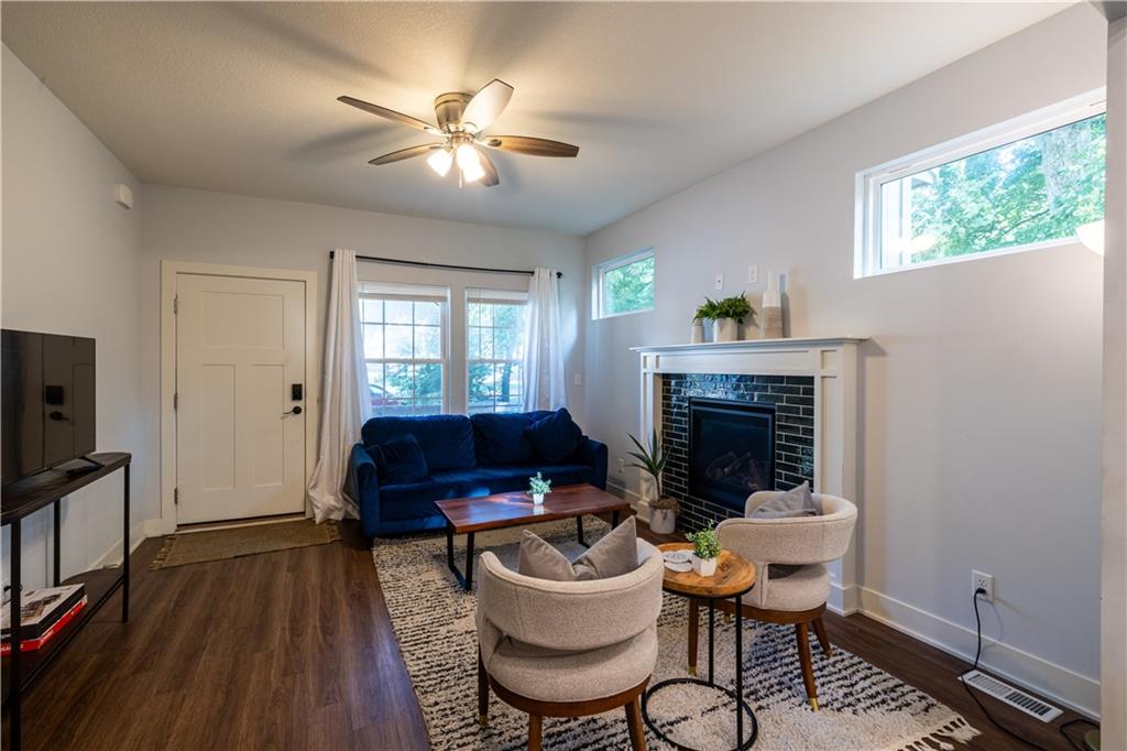2202 N Woodsbury Road Property Photo 4