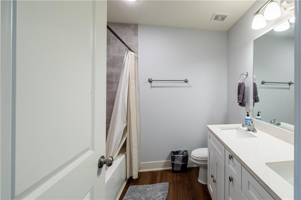 2202 N Woodsbury Road Property Photo 42