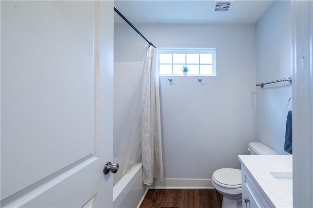 2202 N Woodsbury Road Property Photo 46