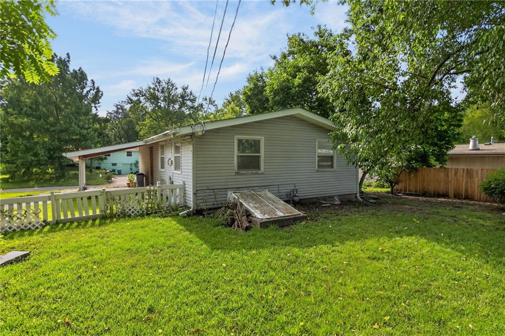 5902 N Garfield Avenue Property Photo 6
