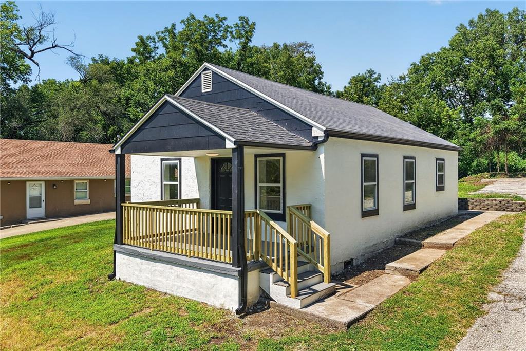 2904 NE Parvin Road Property Photo 1