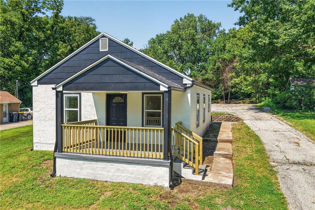 2904 Ne Parvin Road Property Photo 3