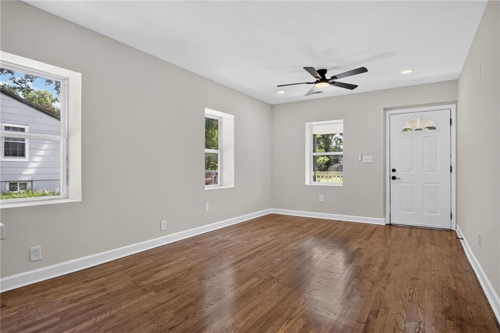 2904 Ne Parvin Road Property Photo 8