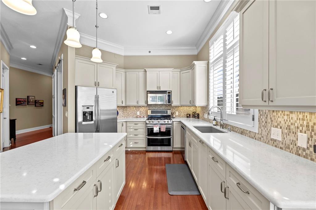 10511 Mission Road Property Photo 14