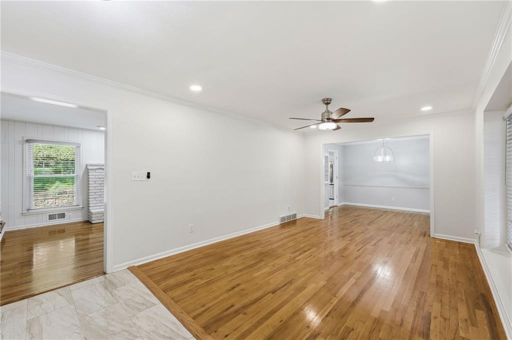 9932 Roe Avenue Property Photo 3