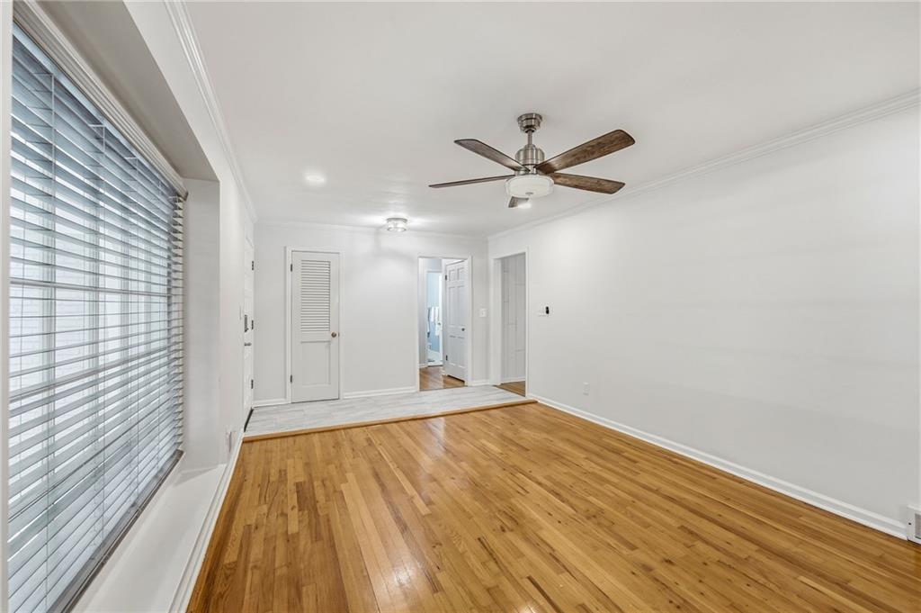 9932 Roe Avenue Property Photo 6