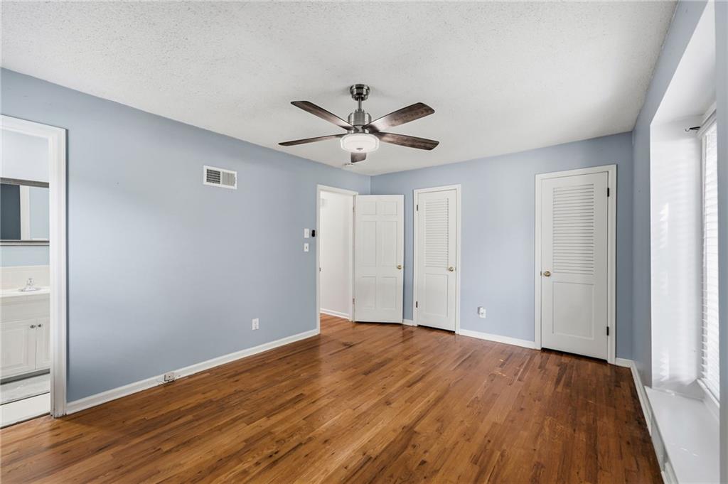 9932 Roe Avenue Property Photo 23