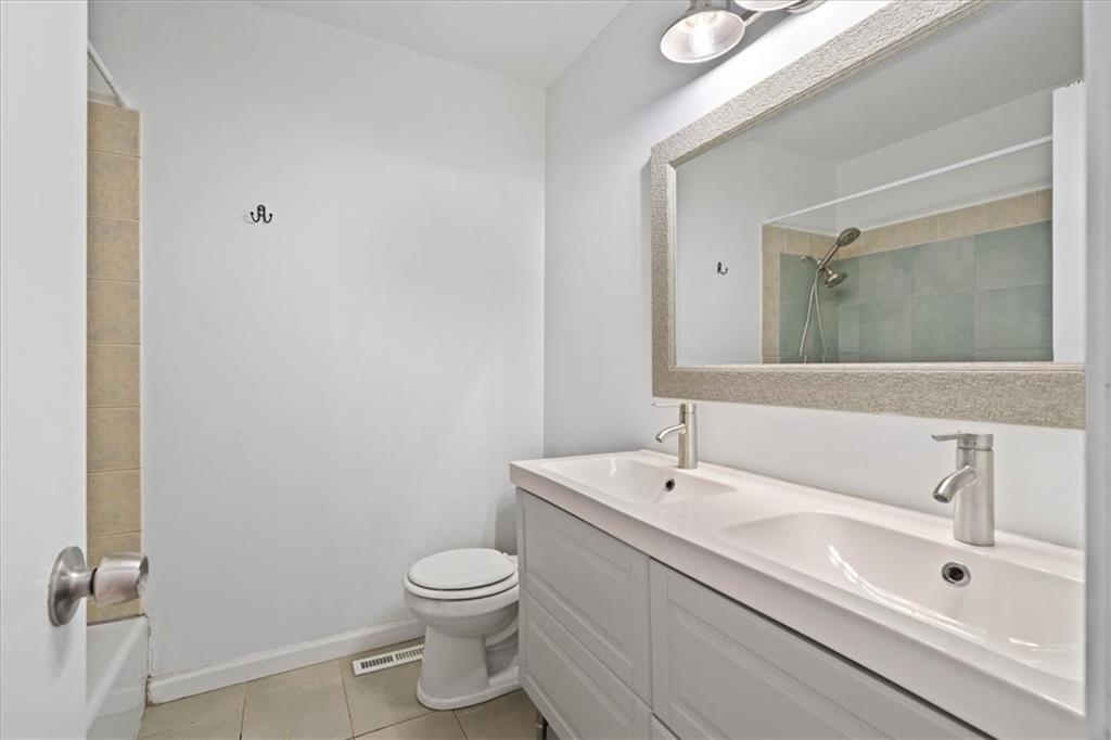 8812 W 95th Terrace Property Photo 14