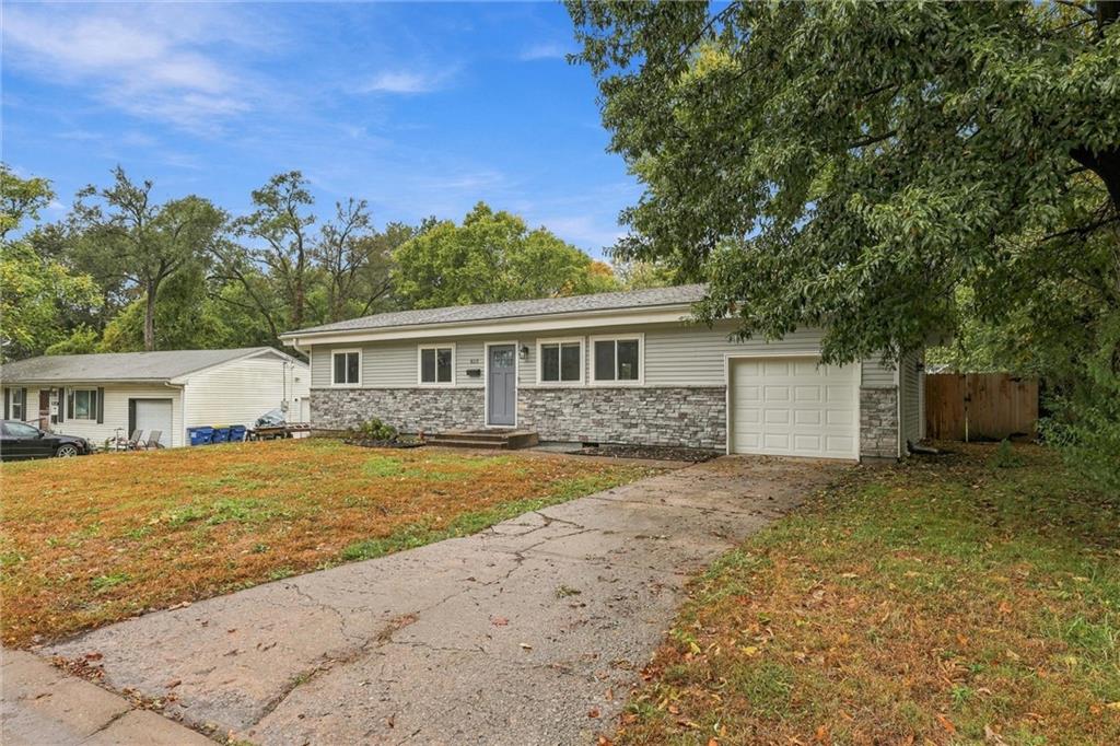 812 W Brown Street Property Photo 4