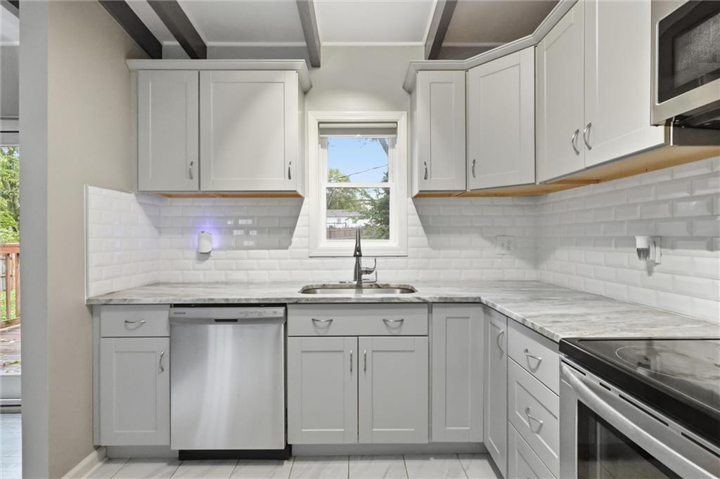 812 W Brown Street Property Photo 17