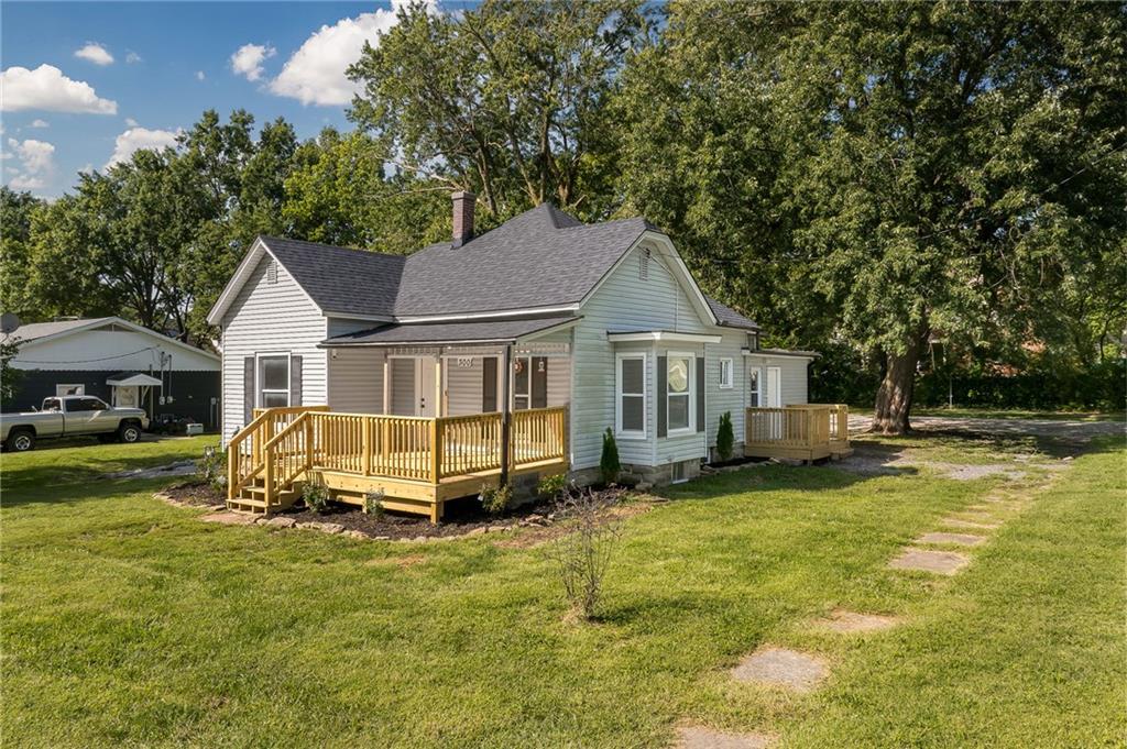 300 Maple Street Property Photo 2