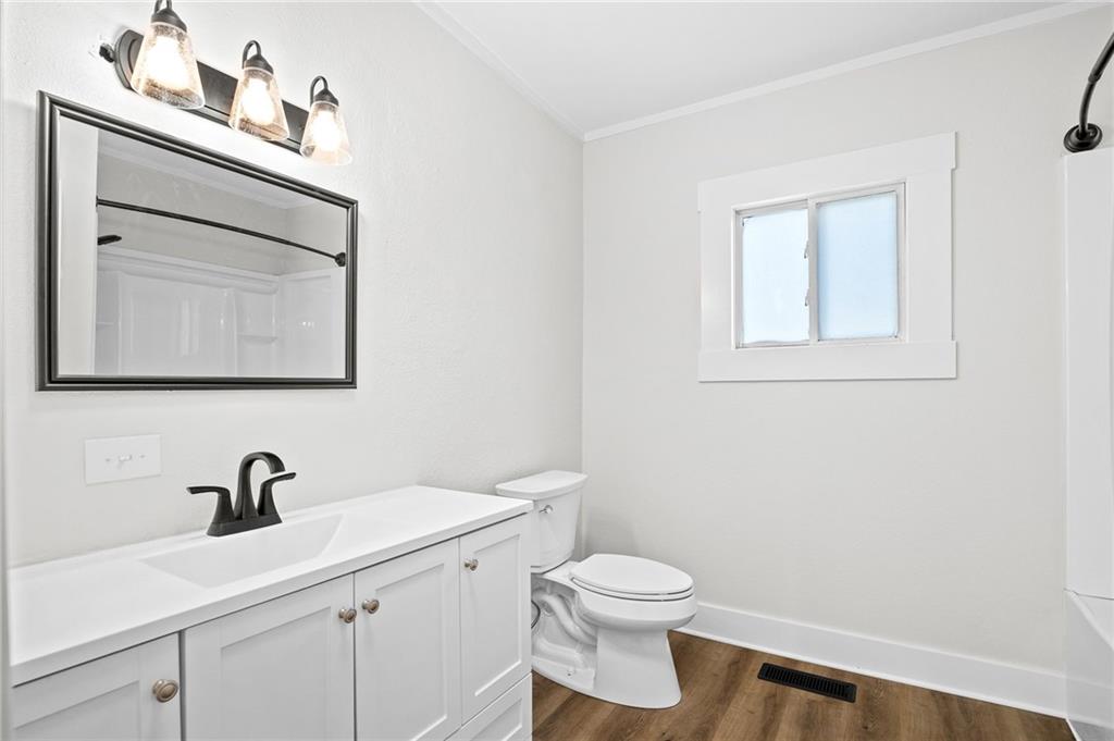 300 Maple Street Property Photo 7