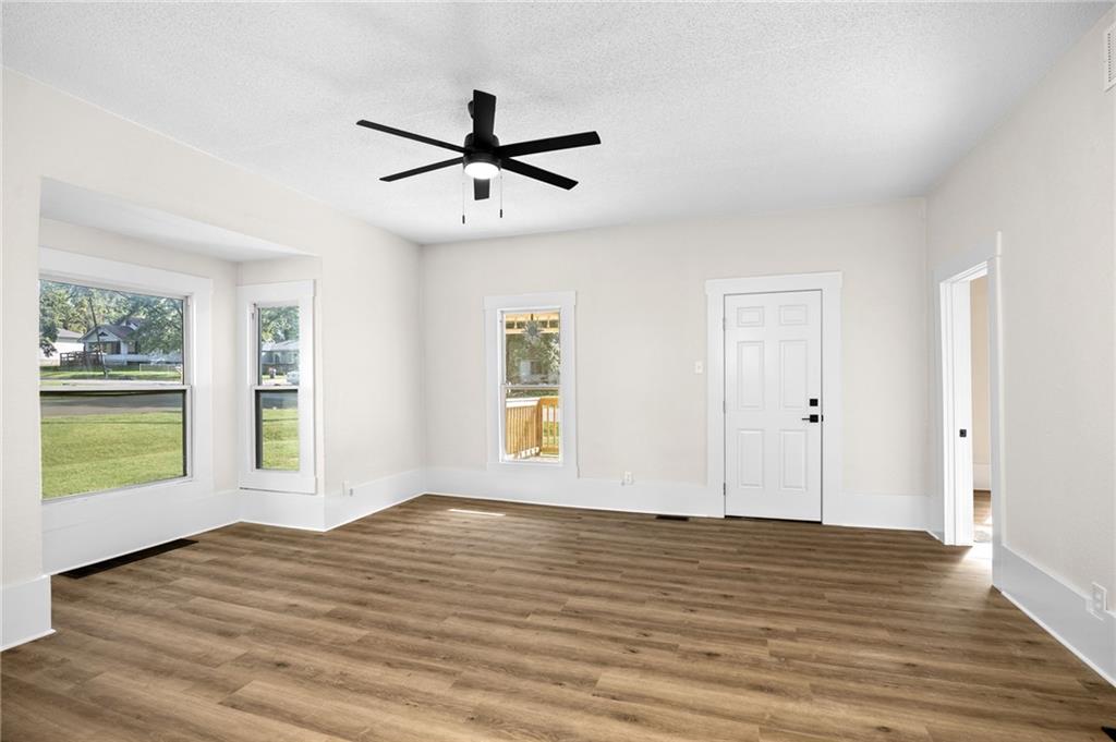 300 Maple Street Property Photo 8