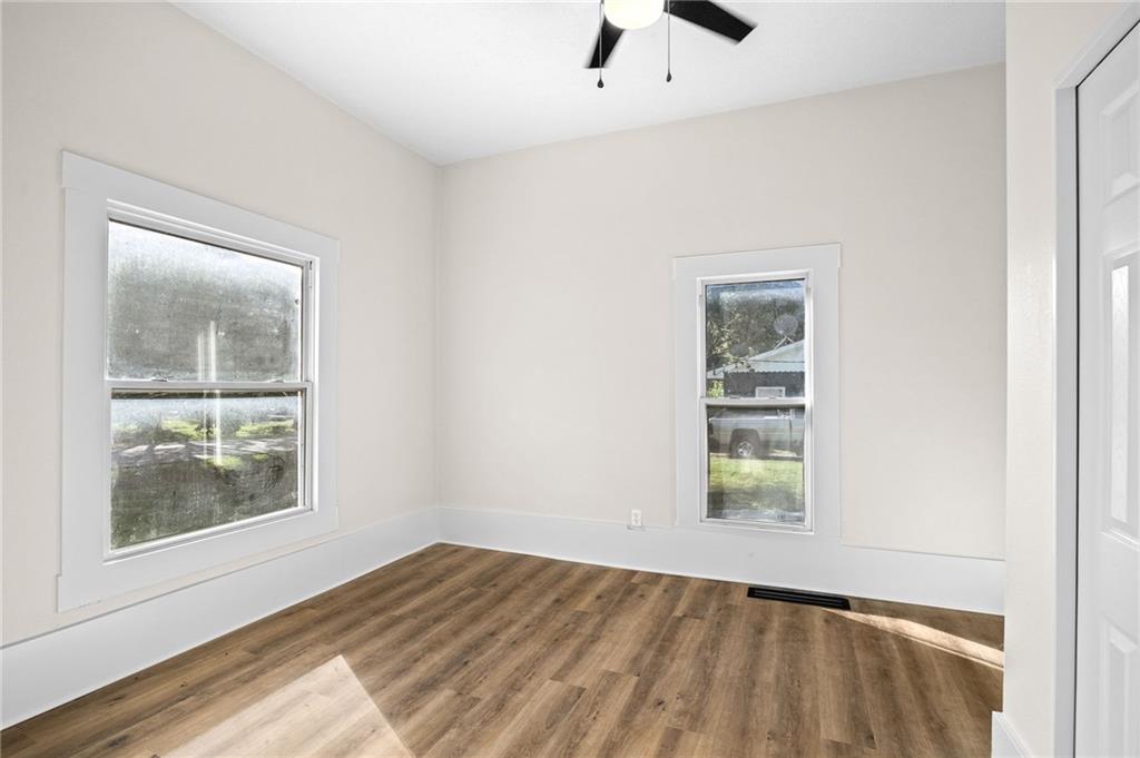 300 Maple Street Property Photo 11