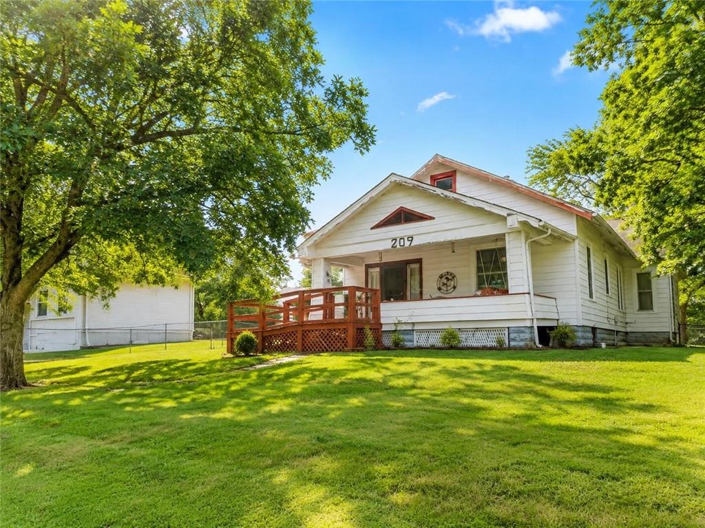 209 Maple Street Property Photo 1