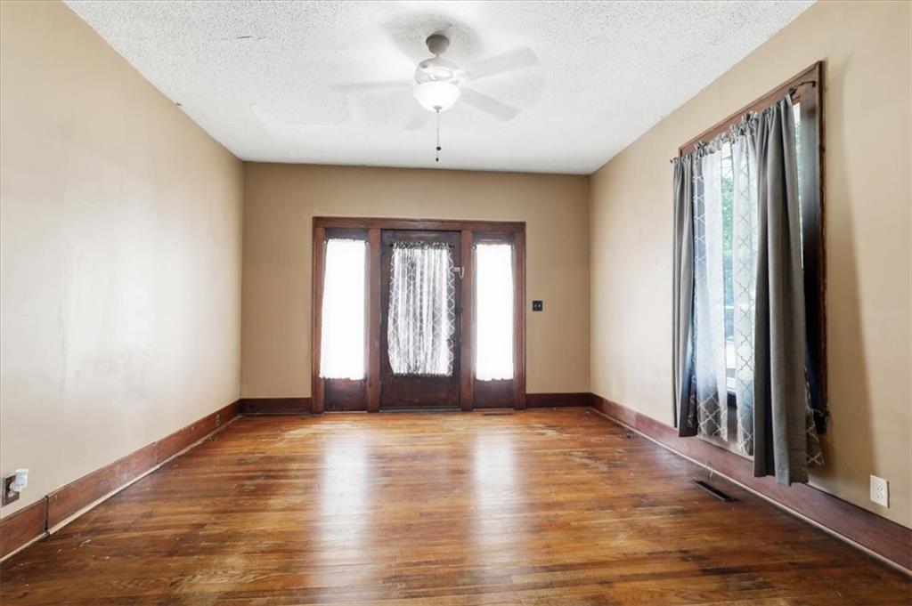 209 Maple Street Property Photo 5