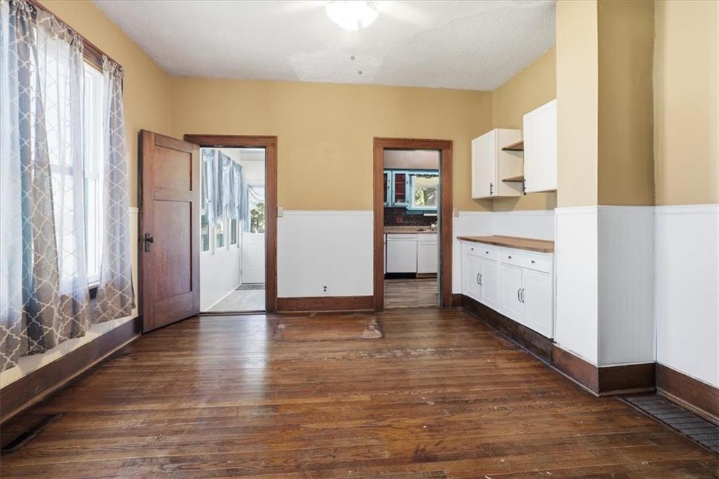 209 Maple Street Property Photo 6