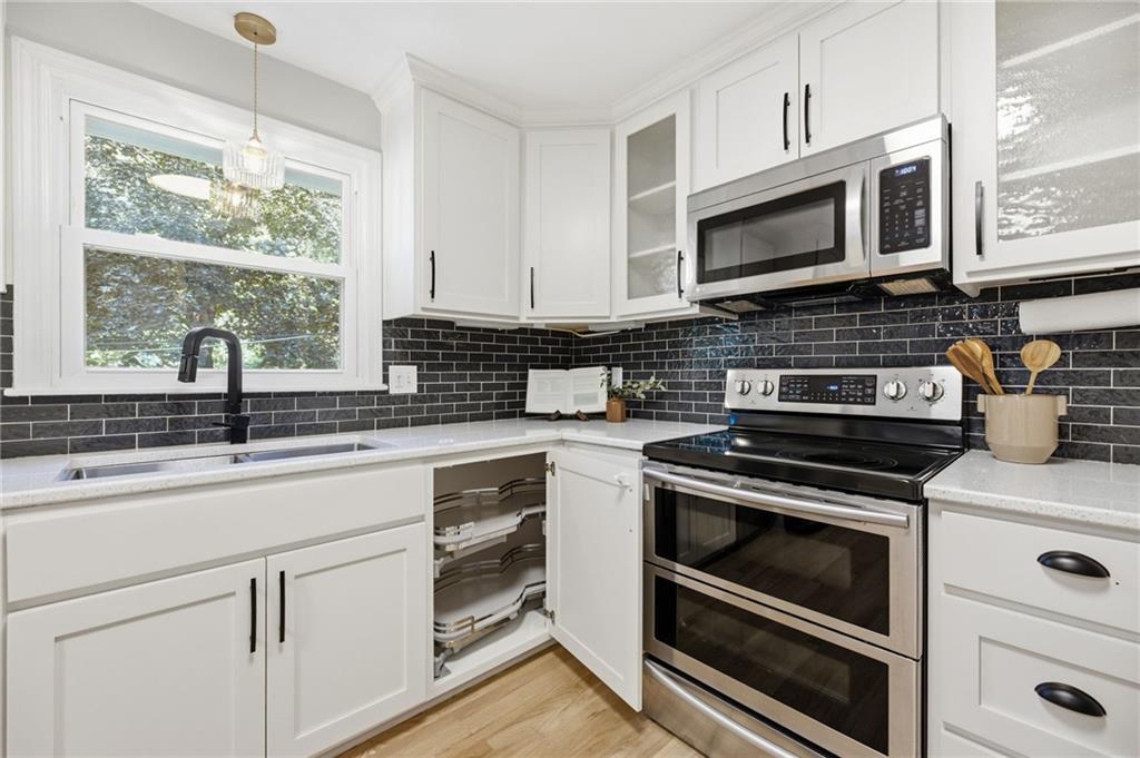 6624 Marty Street Property Photo 18