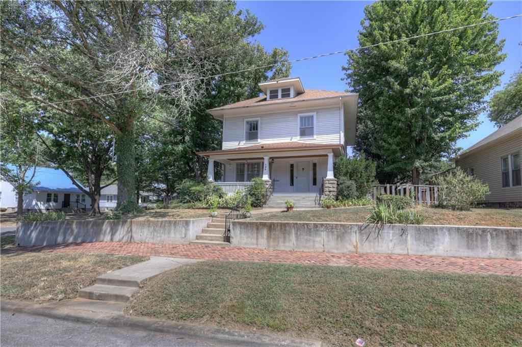 124 W Monroe Street Property Photo 3