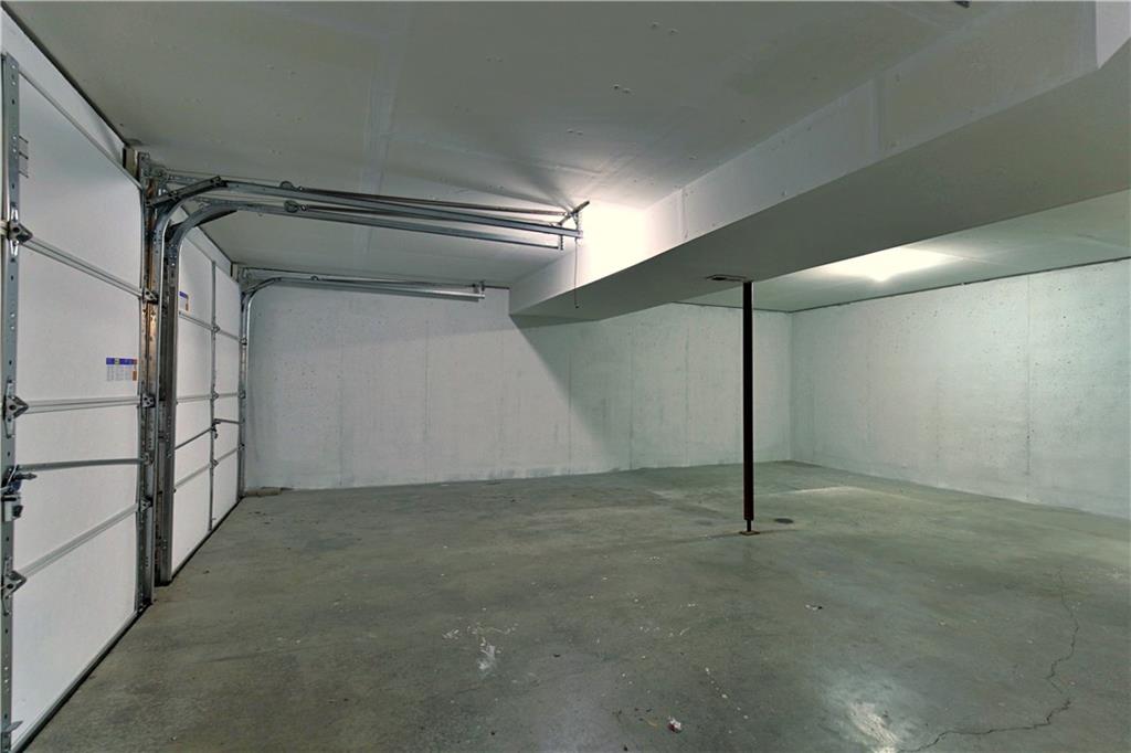1215 Susan Street Property Photo 25