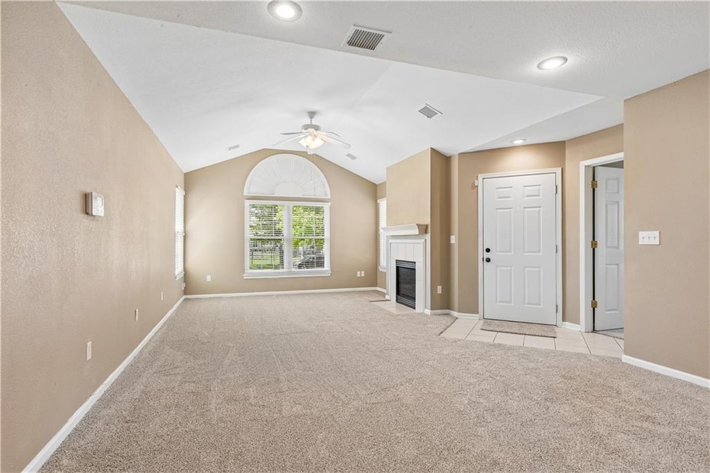 931 Ne Devon Drive Property Photo 5