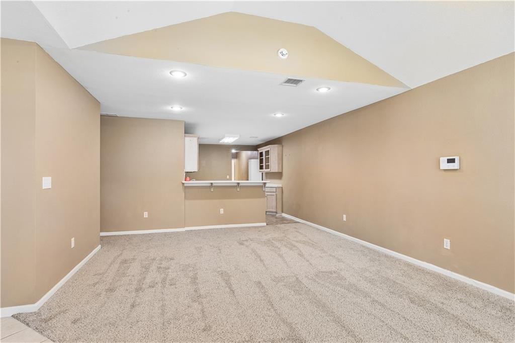 931 Ne Devon Drive Property Photo 8
