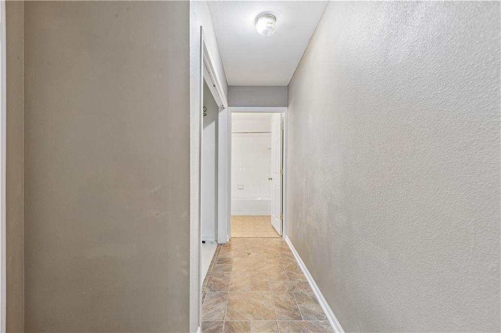 931 Ne Devon Drive Property Photo 21