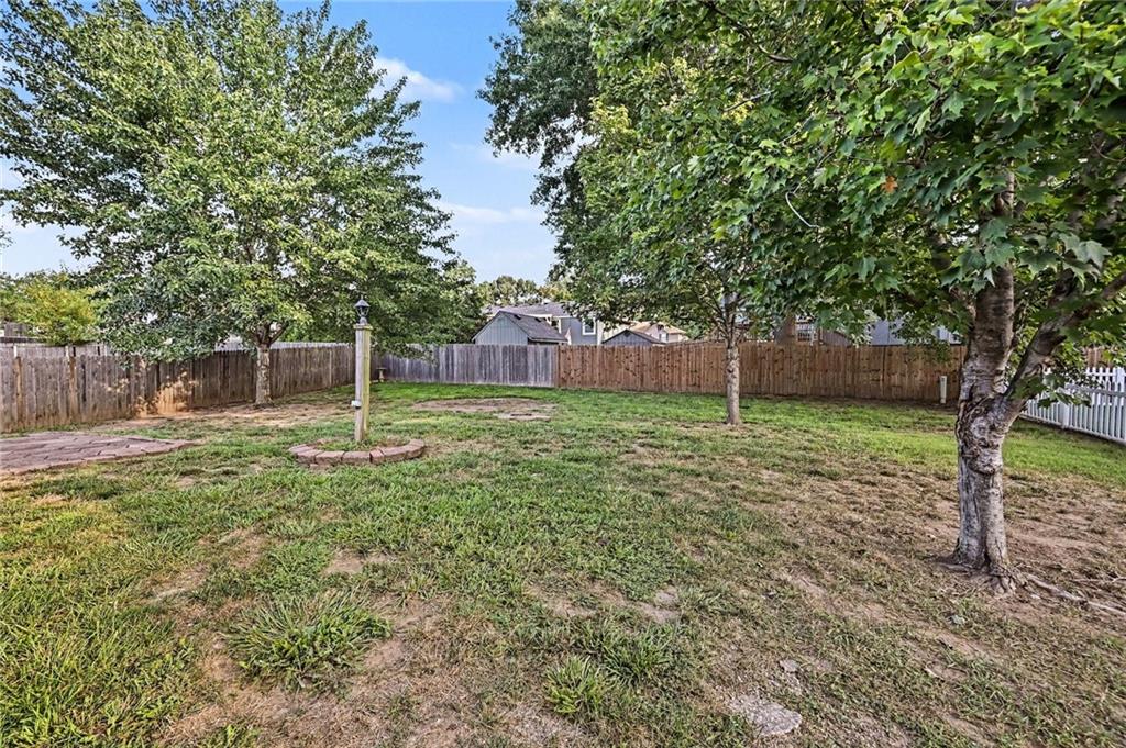 107 Nw Leann Drive Property Photo 7