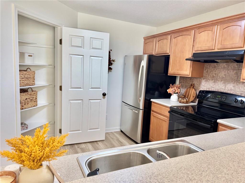 5402 N Fairmount Avenue Property Photo 10