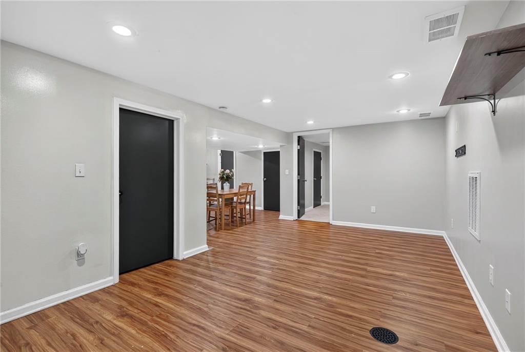 12918 Sycamore Avenue Property Photo 26