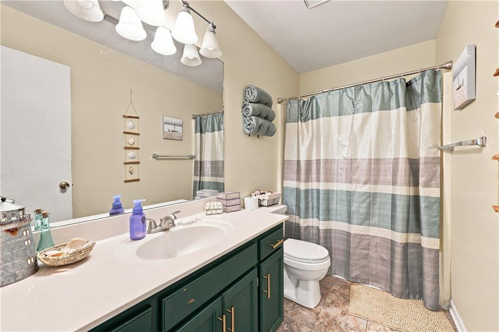1002 N Hampton Drive Property Photo 9