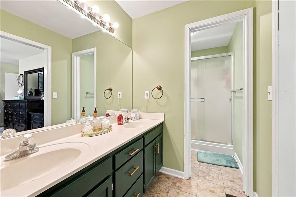 1002 N Hampton Drive Property Photo 13